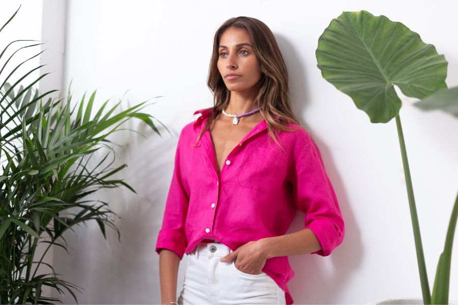 hot pink shirt in line