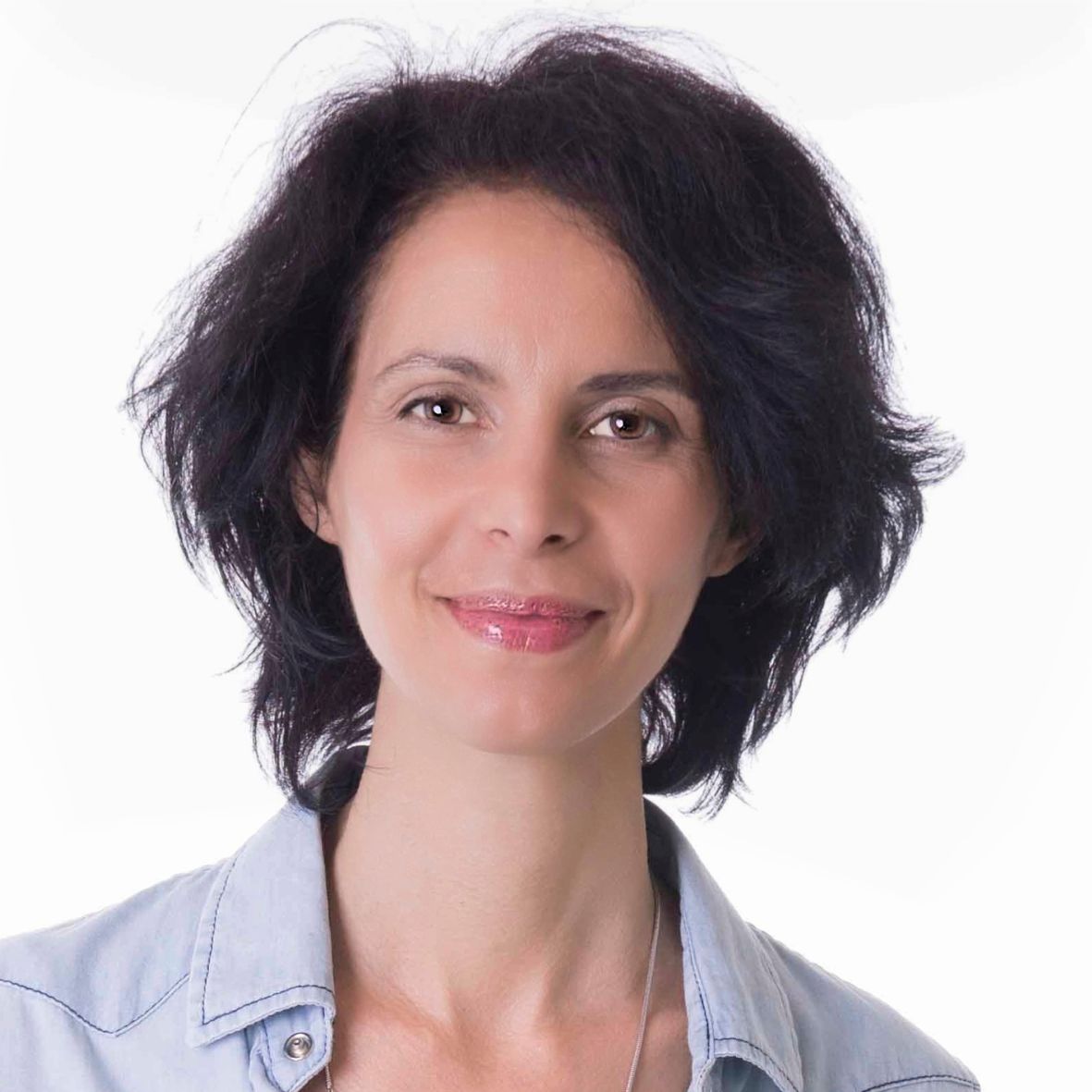 Celina, Camixa founder