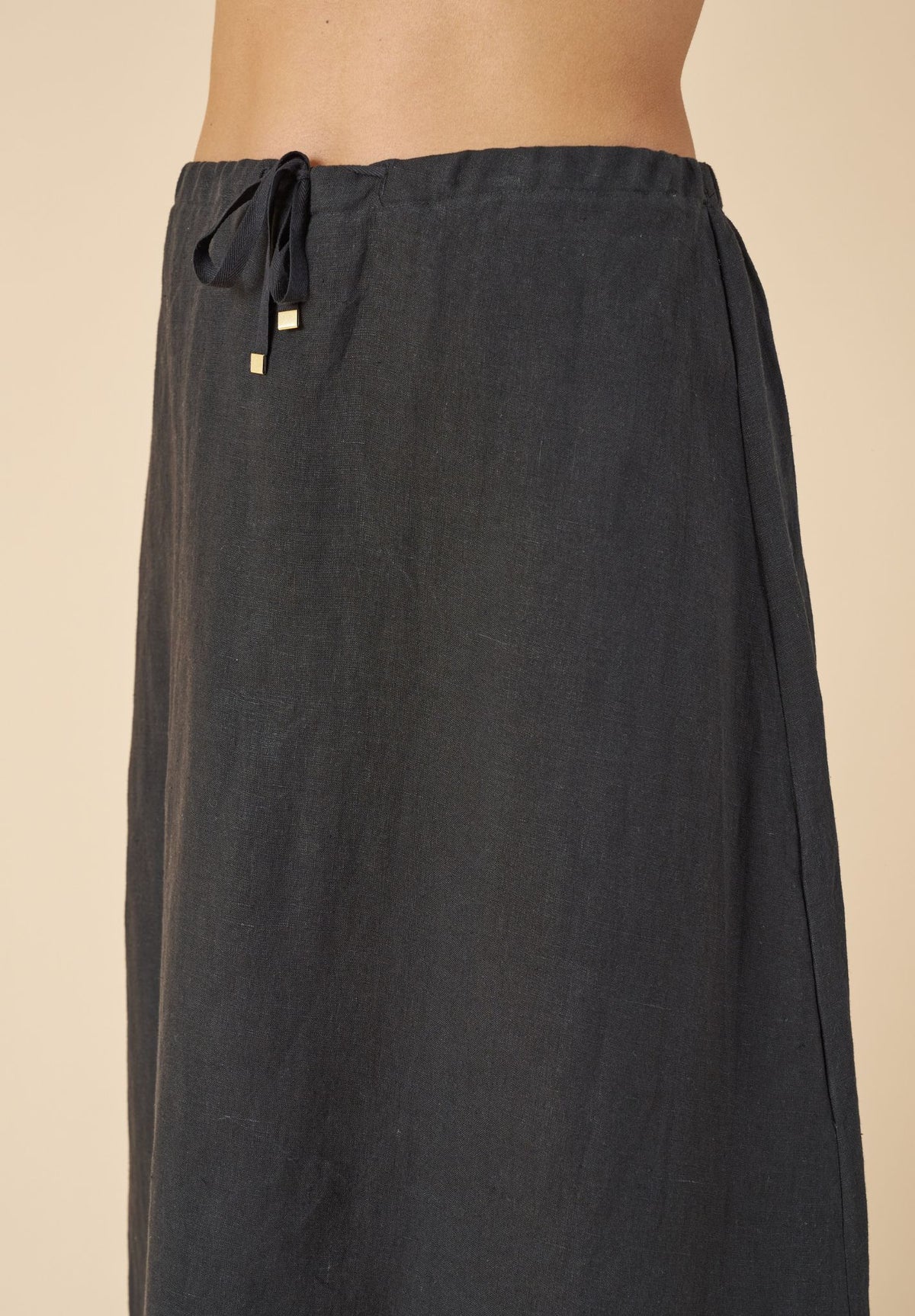 Maddie Black Midi Linen Skirt